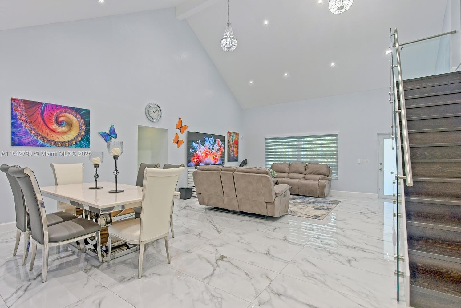 REDLANDS - Residential