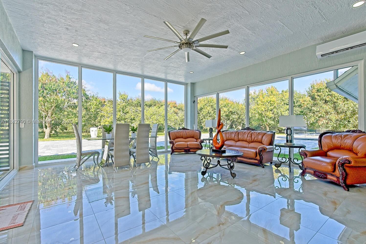 REDLANDS - Residential