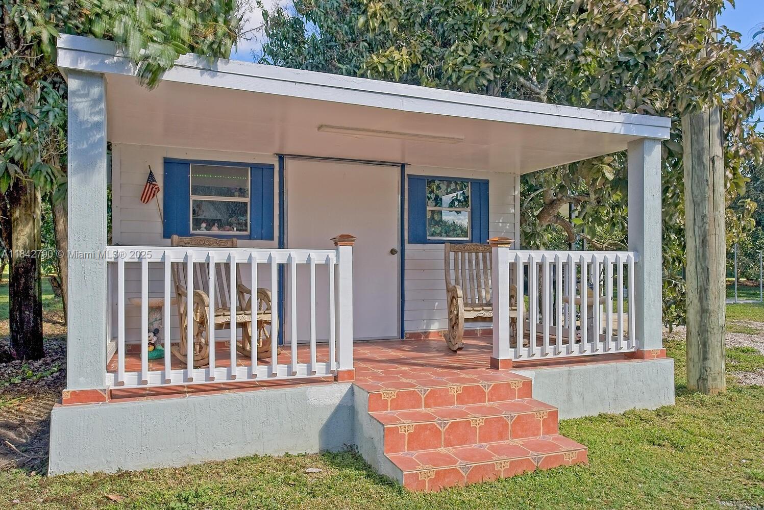 REDLANDS - Residential