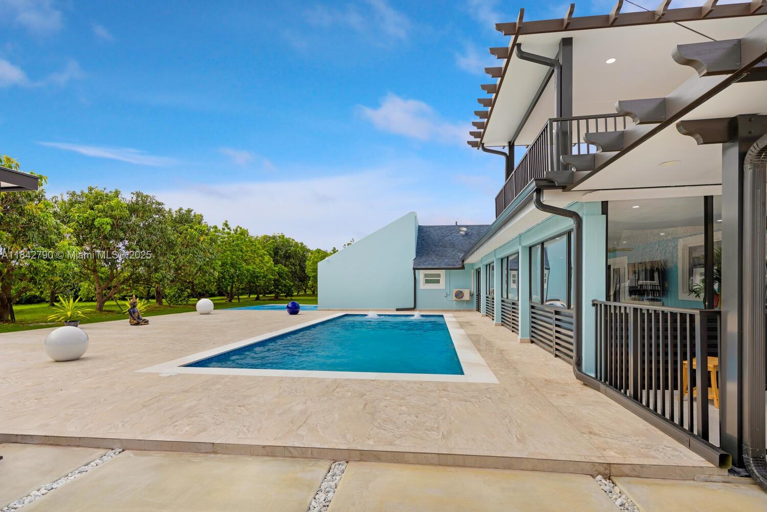 REDLANDS - Residential