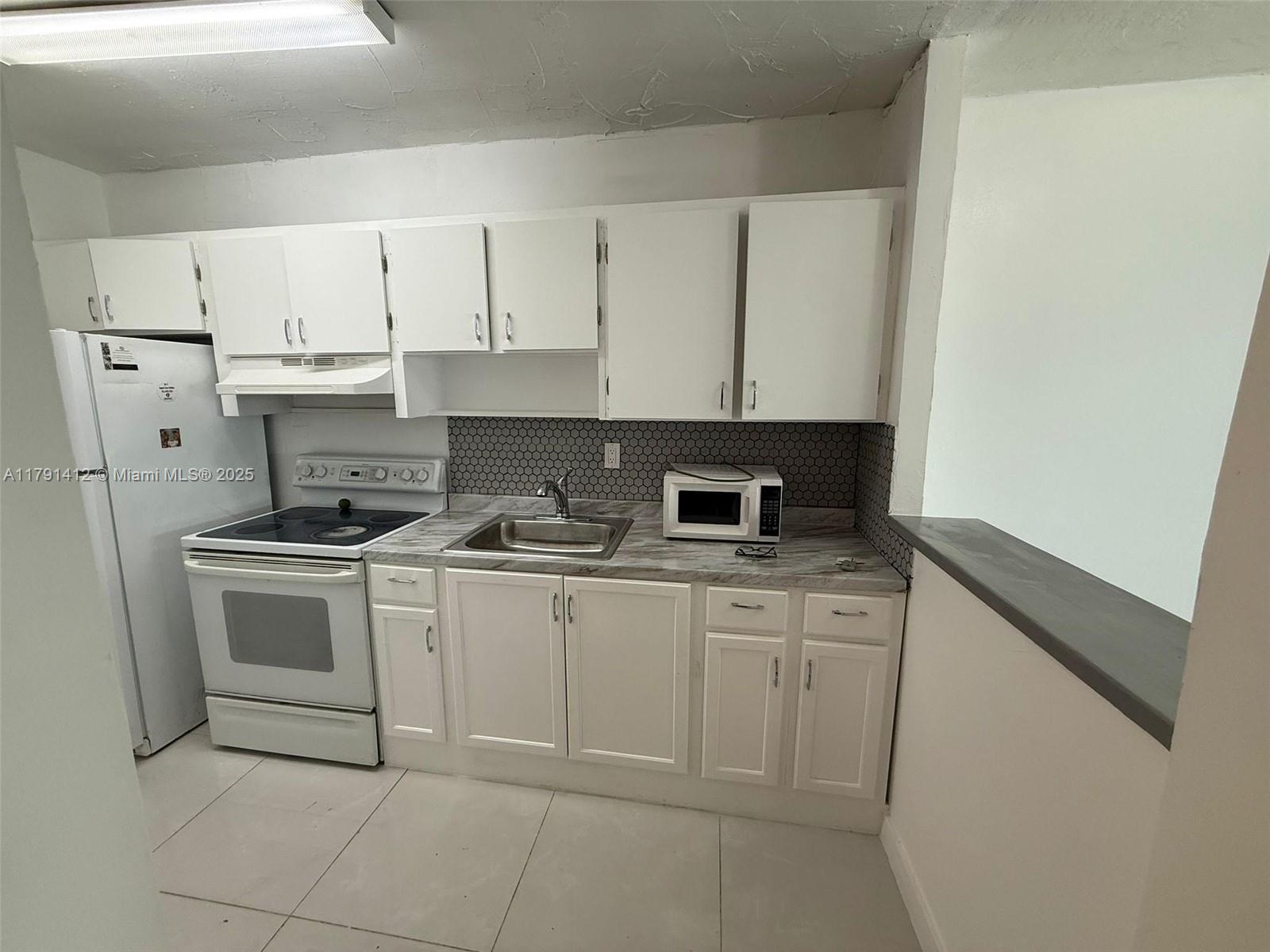 Rental Property at 5501 Nw 7th St E107, Miami, Broward County, Florida - Bedrooms: 2 
Bathrooms: 2  - $2,100 MO.