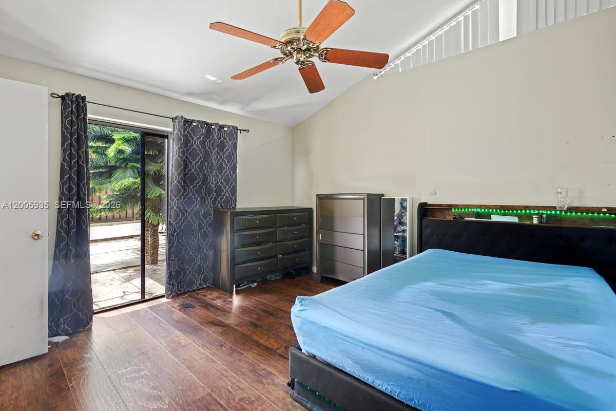 WESTCHESTER TOWNHOUSES - Residential