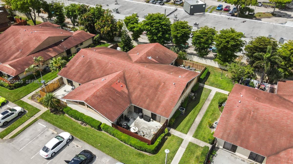 WESTCHESTER TOWNHOUSES - Residential