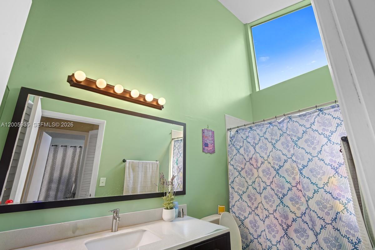 WESTCHESTER TOWNHOUSES - Residential