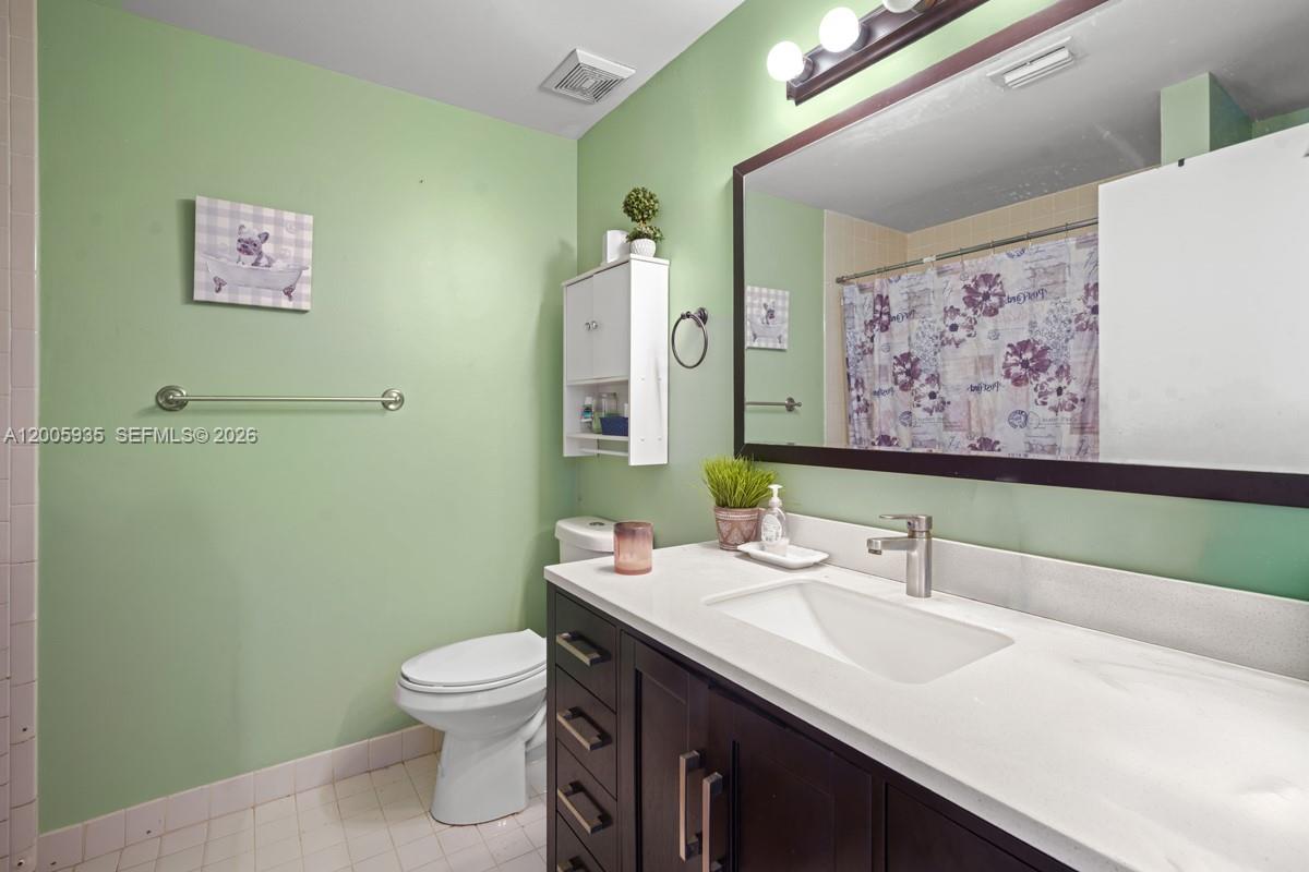 WESTCHESTER TOWNHOUSES - Residential