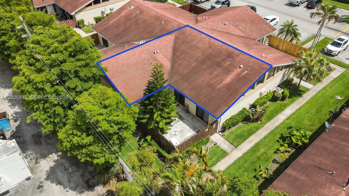 WESTCHESTER TOWNHOUSES - Residential