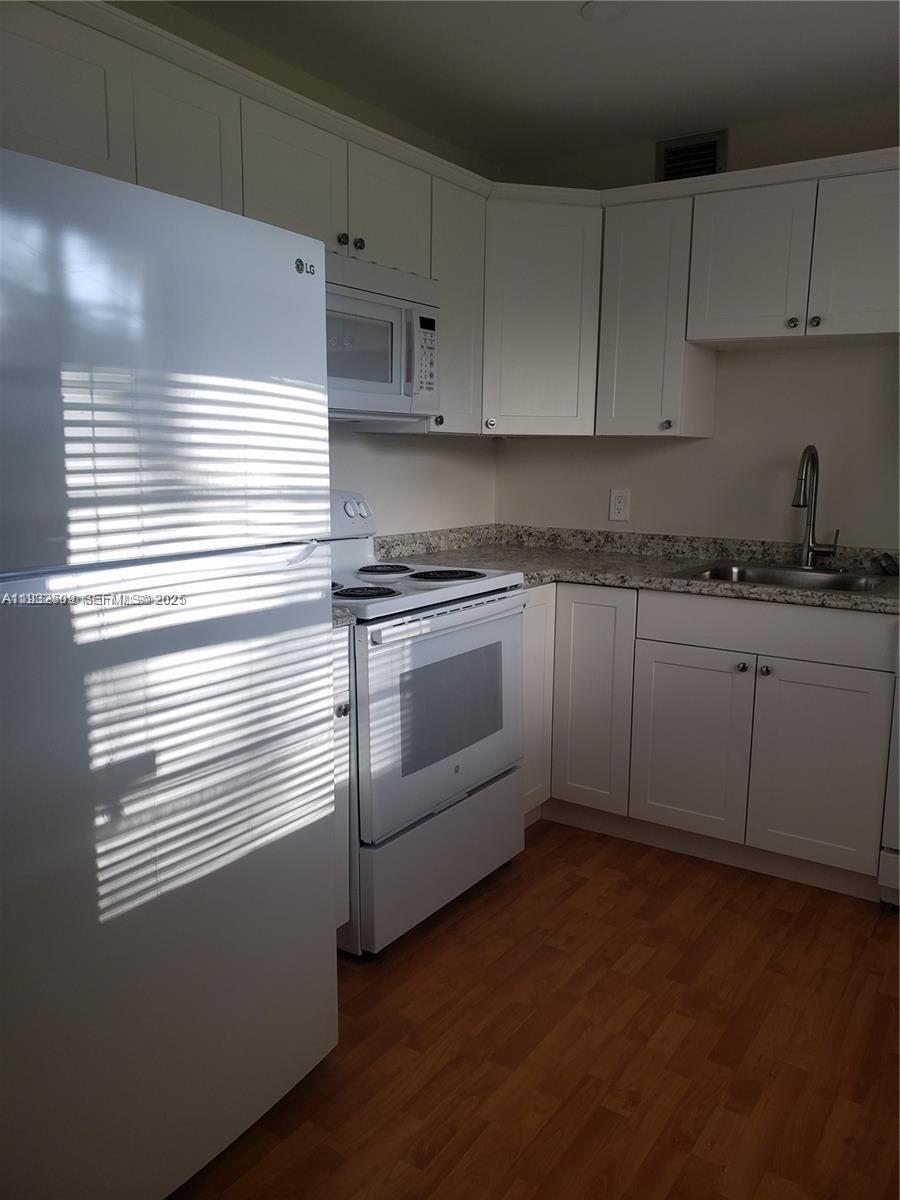 NEW HAMPTON AT CENTURY VI - Residential