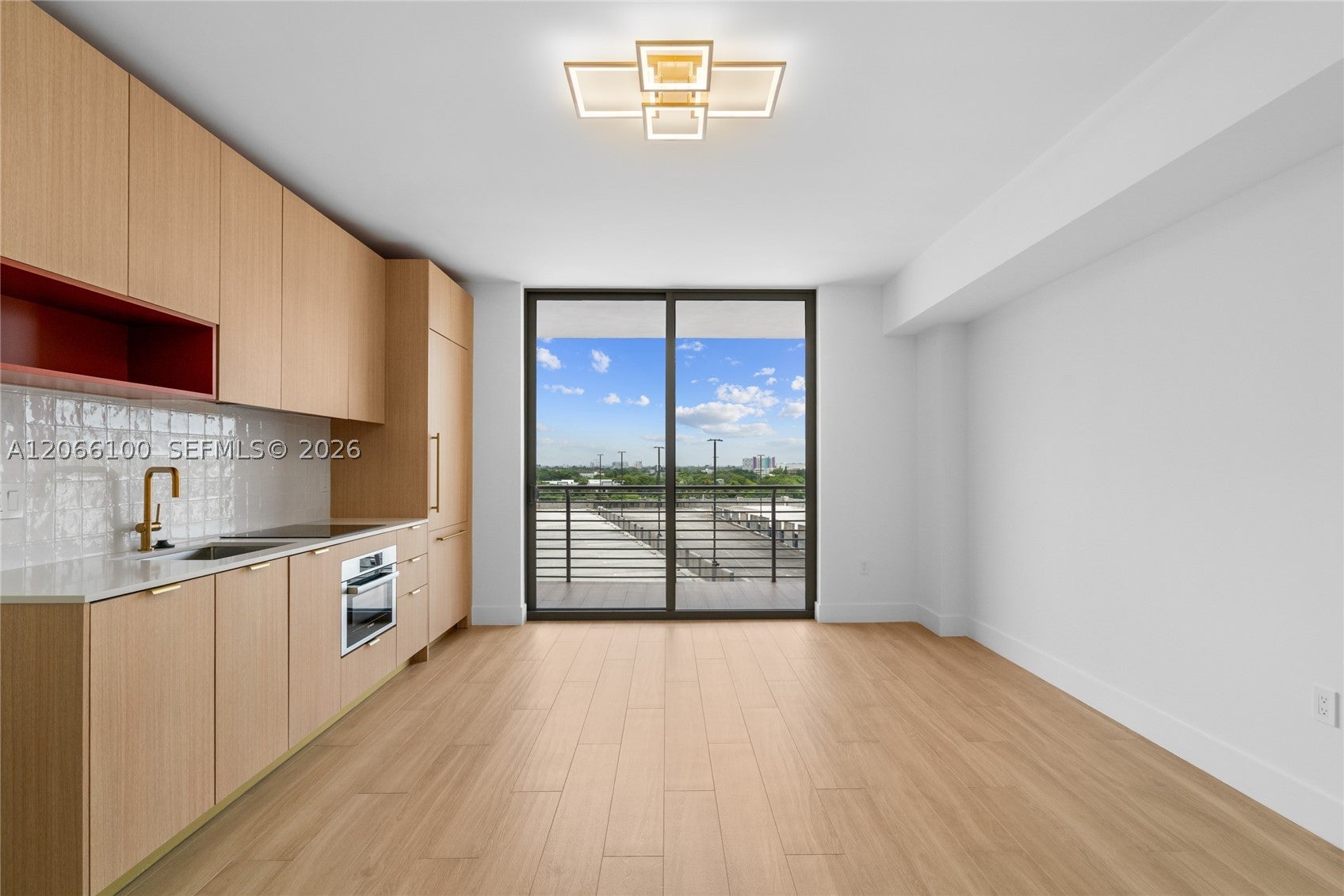90 NE 32 St