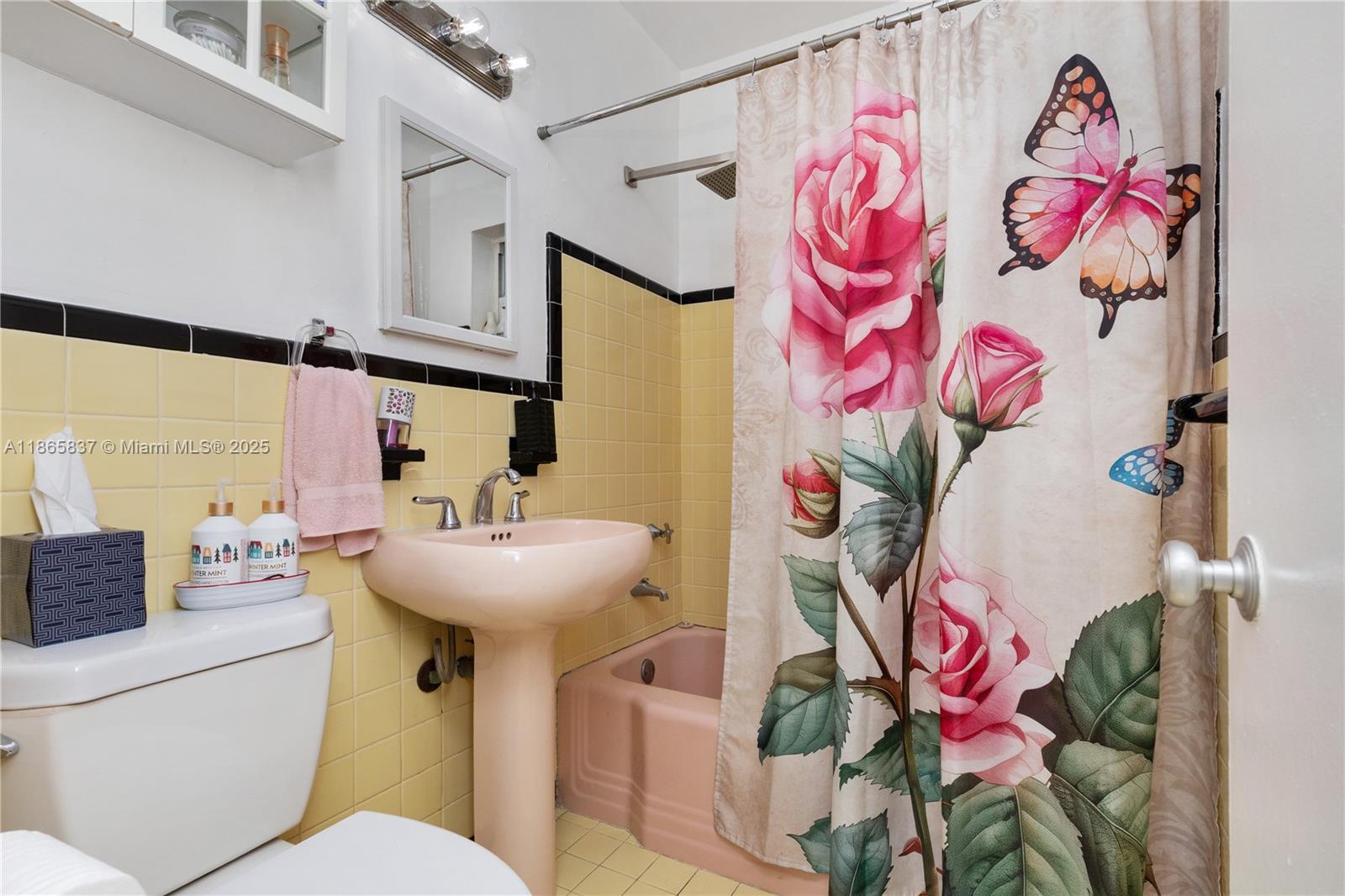 RIVERSIDE FARMS - Residential