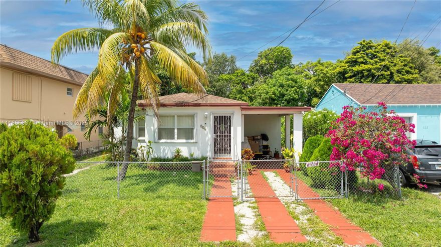 INVESTOR SPECIAL AND 1ST TIME HOME BUYER.

 Rare opportunity to purchase this single-family home on a GENEROUS lot with excellent potential for conversion into a Multifamily property (Permitted by zoning) Ideal for investors looking to maximize returns. This property offers strong rental demand, multiple income streams, and longterm appreciation. Unlock higher cash flow and property value by reconfiguring into a duplex, all while living in the home. Home features 
Tile floors, New kitchen!! Newer roof 2012 and hurricane shutters

Home is configured as a 2/1 easily converted to a 3/2 by closing in carport and tapping in to the laundry water stym at a very minimal cost. Bring your contractor!!