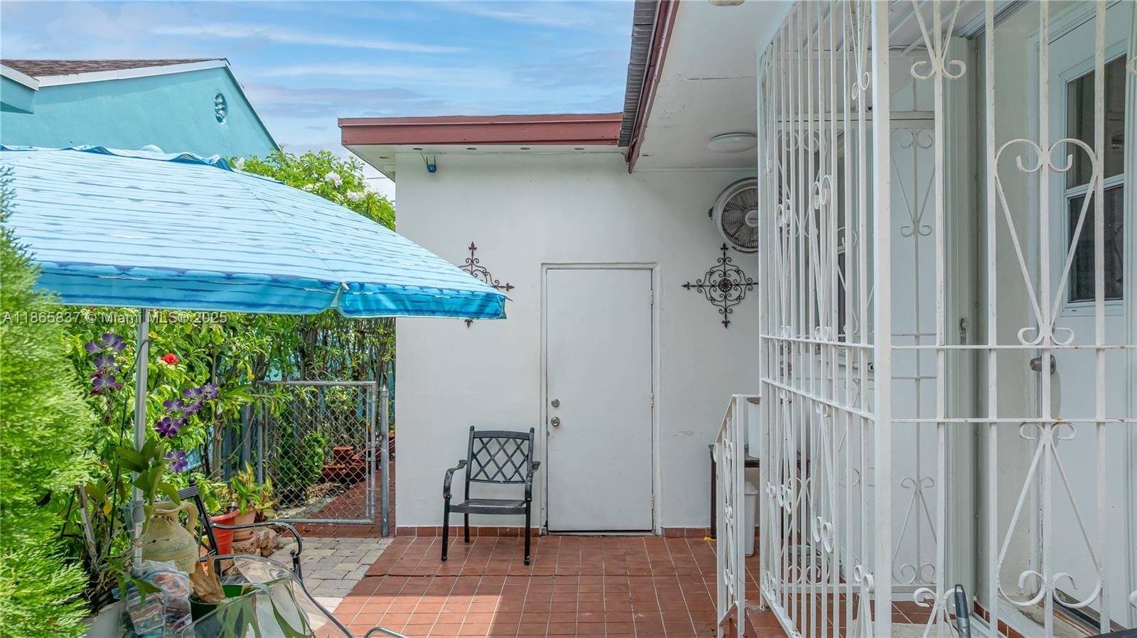 RIVERSIDE FARMS - Residential