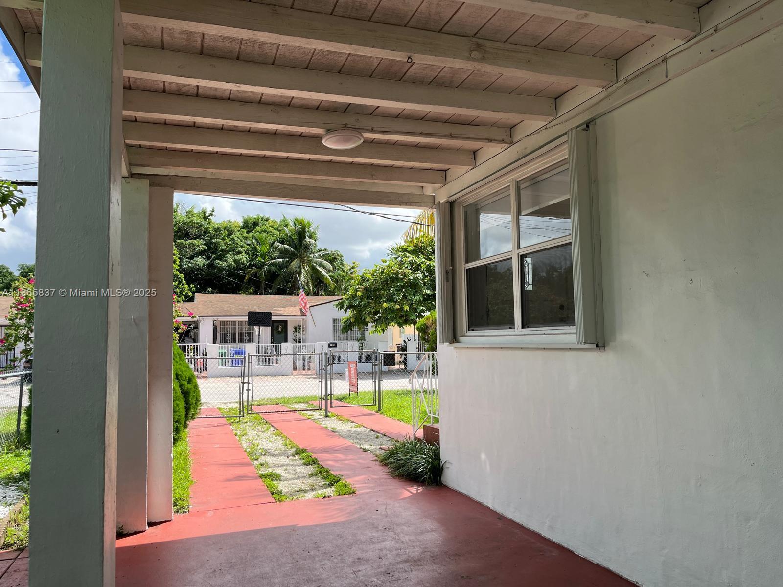 RIVERSIDE FARMS - Residential