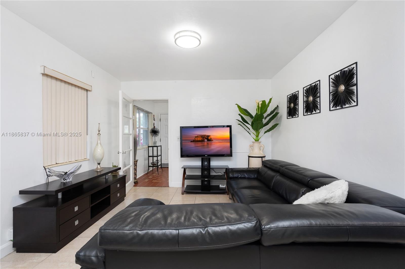 RIVERSIDE FARMS - Residential