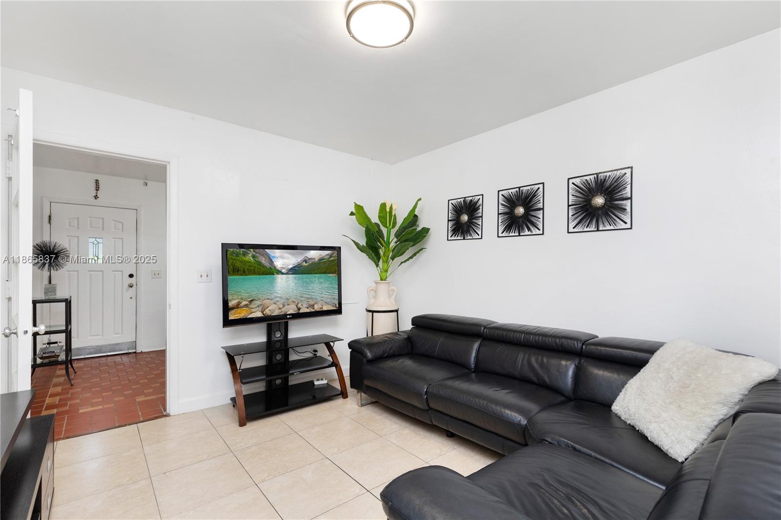 RIVERSIDE FARMS - Residential