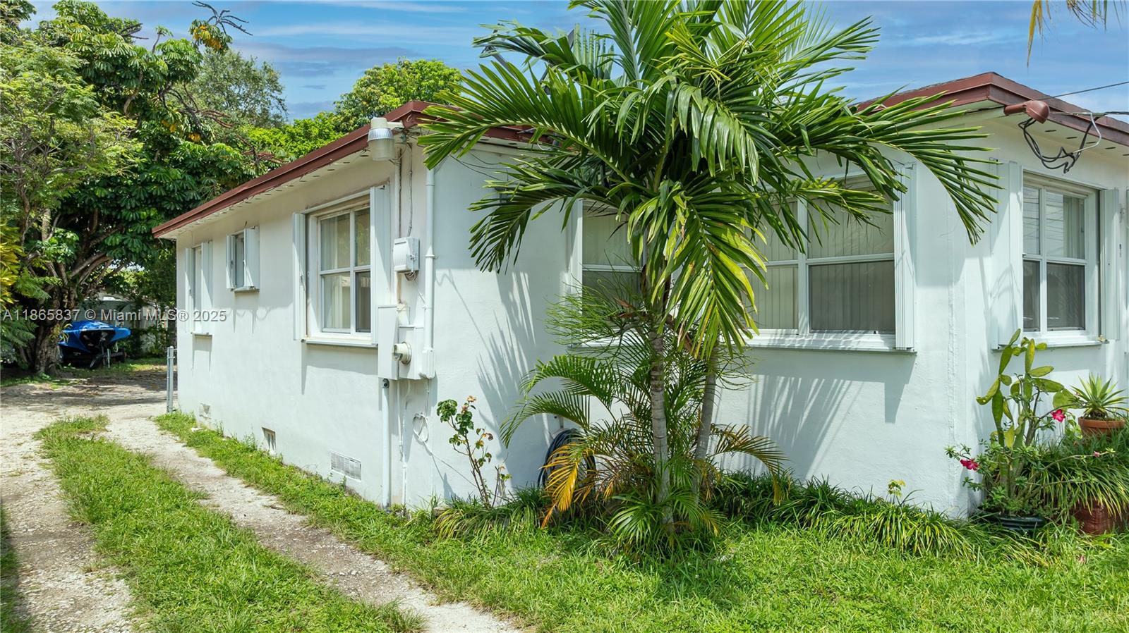 RIVERSIDE FARMS - Residential