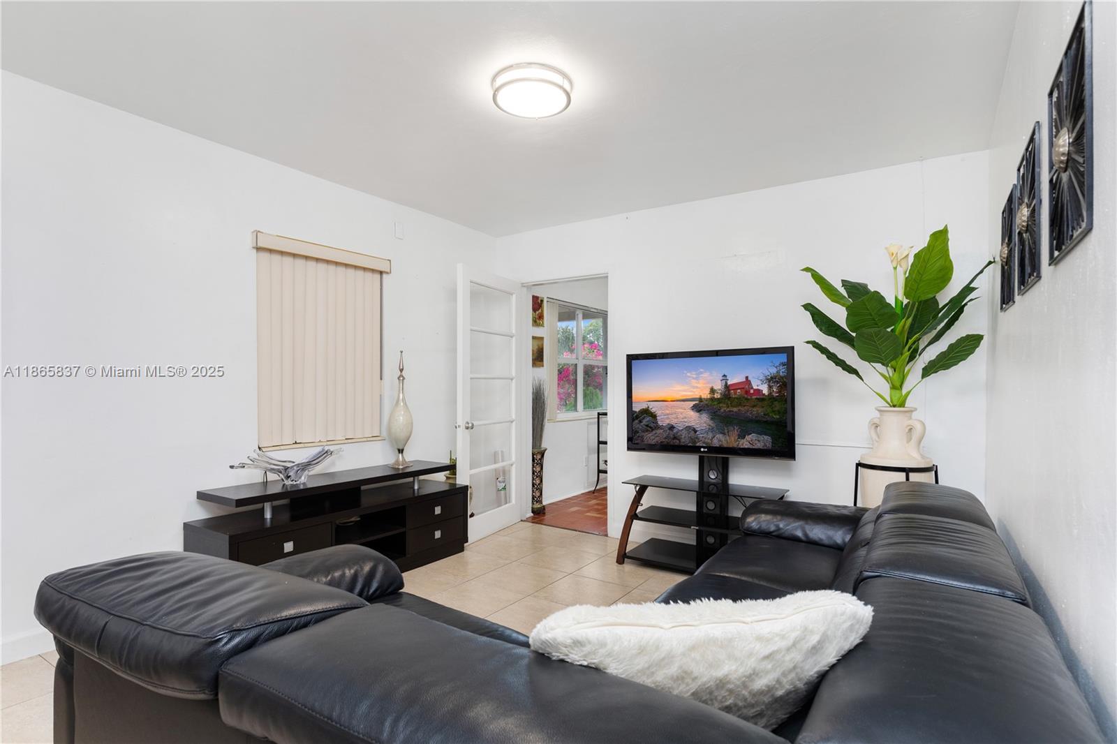 RIVERSIDE FARMS - Residential