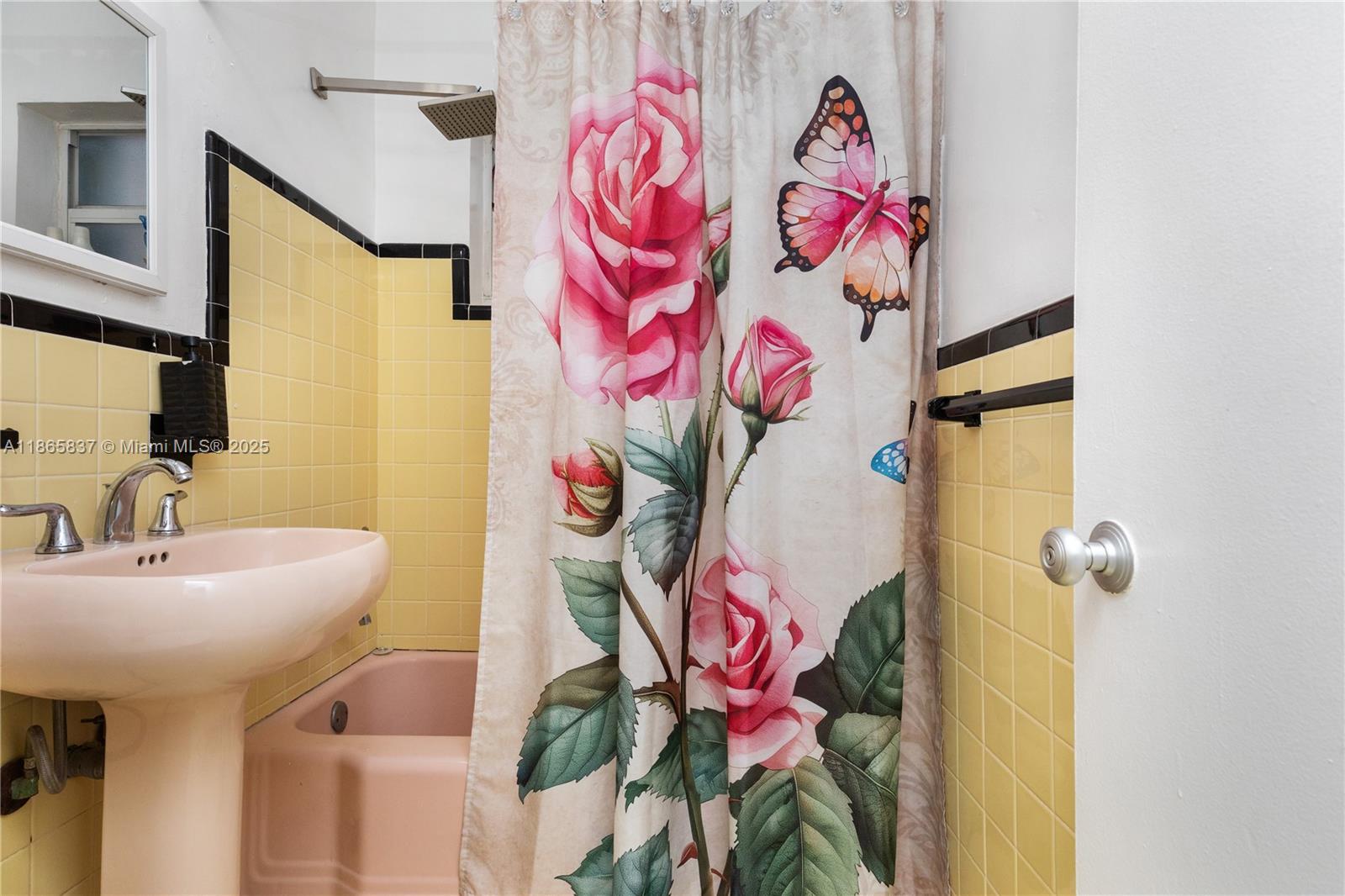 RIVERSIDE FARMS - Residential