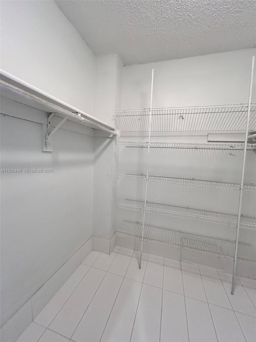 5050 CONDO - Residential