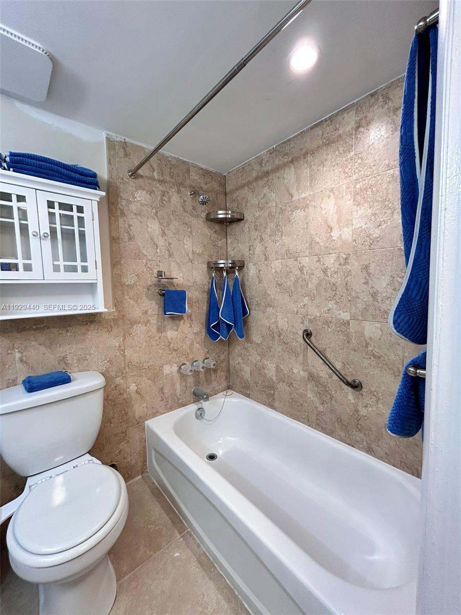 5050 CONDO - Residential