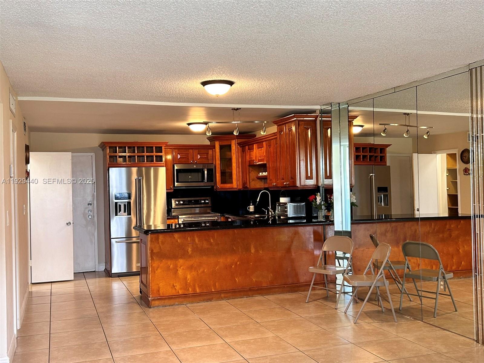 5050 CONDO - Residential