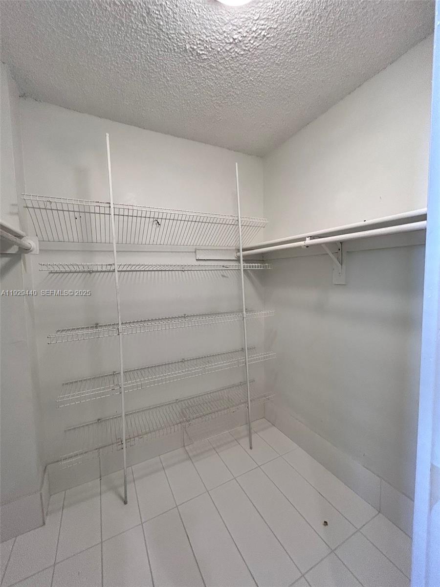 5050 CONDO - Residential