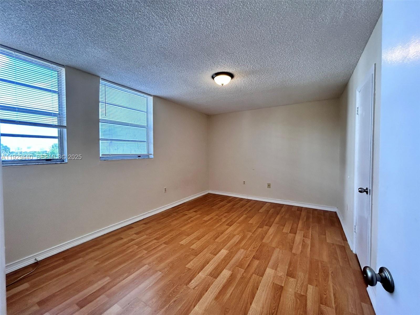 5050 CONDO - Residential