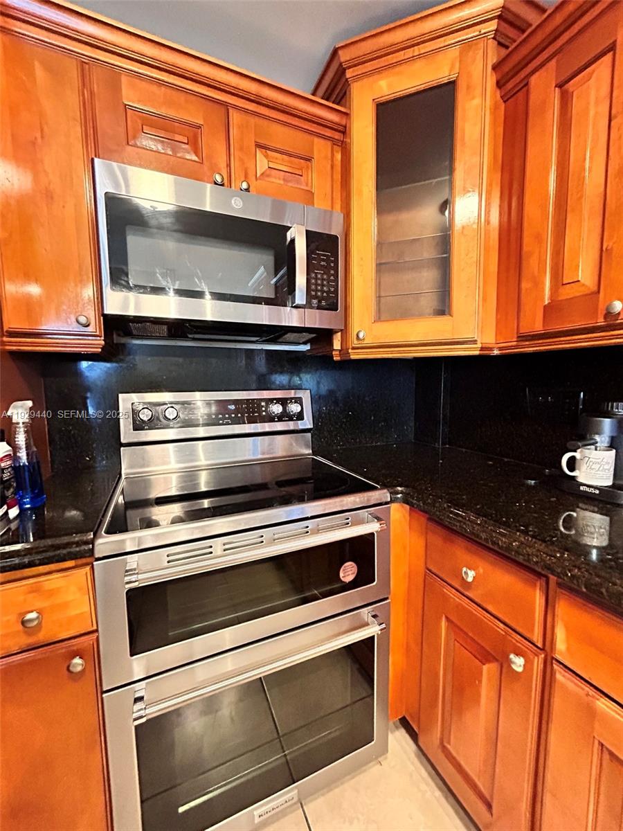 5050 CONDO - Residential