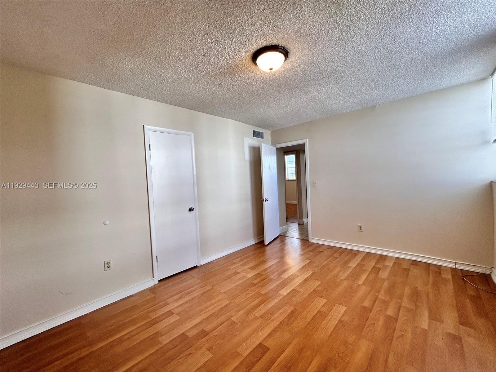 5050 CONDO - Residential