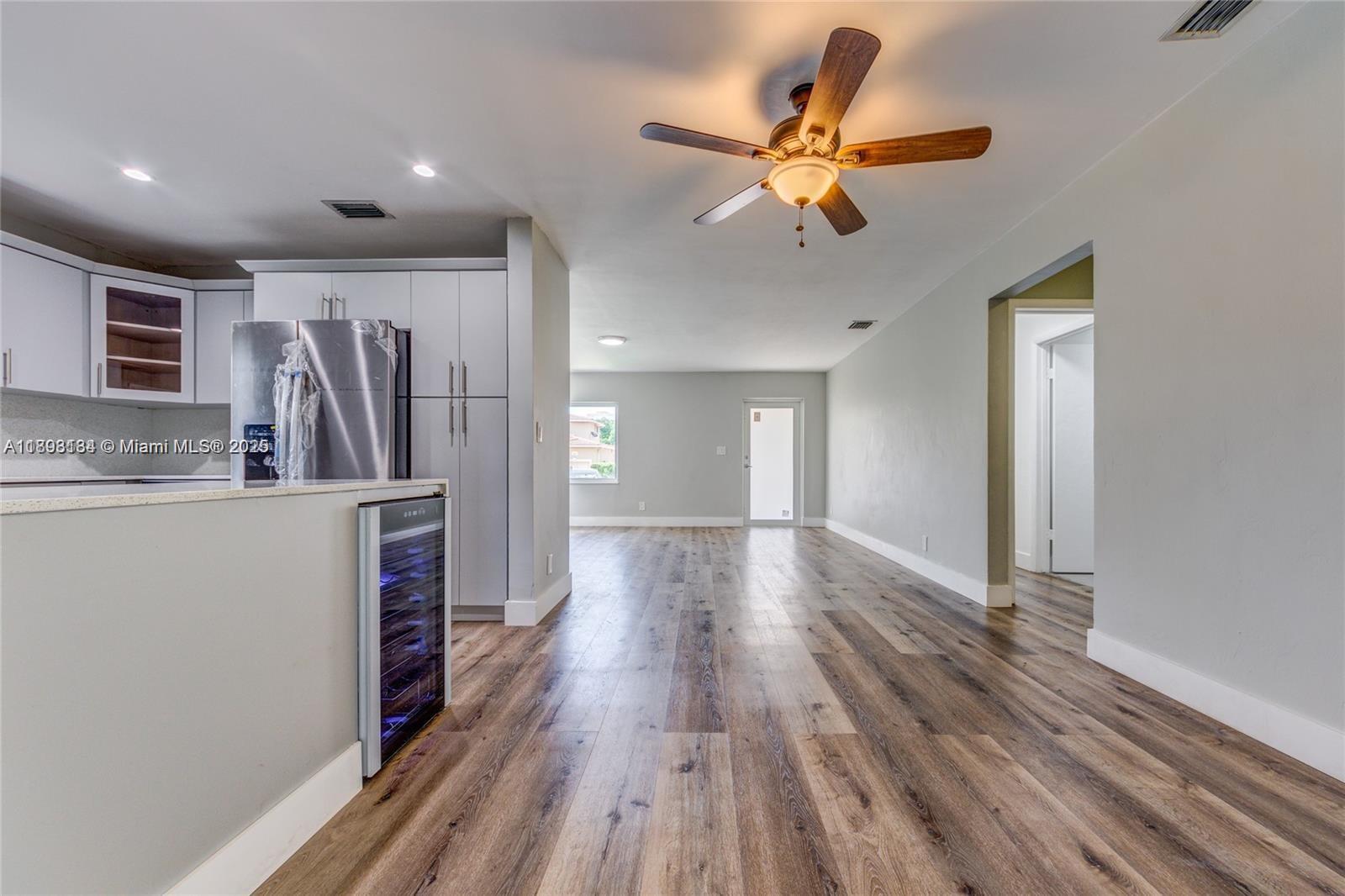 SOUTH VEDADO - Residential Lease