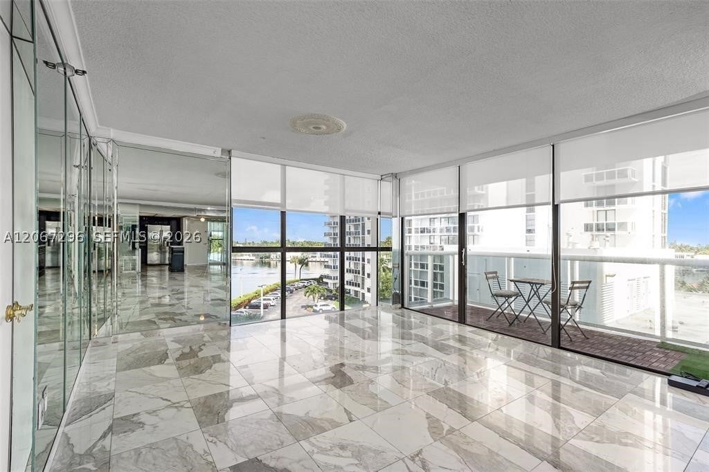 20505 E Country Club Dr 533