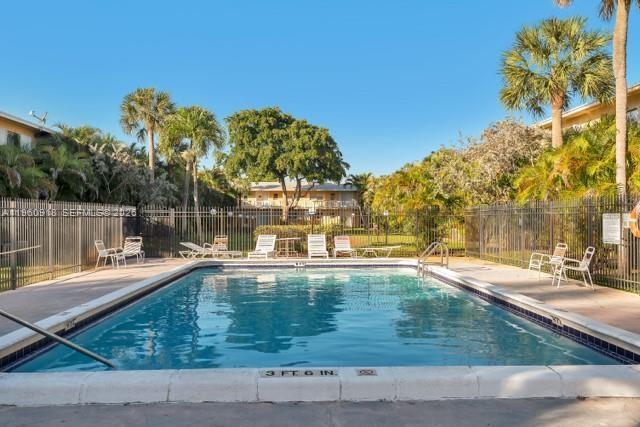 SEQUOIA GARDENS I CONDO - Residential