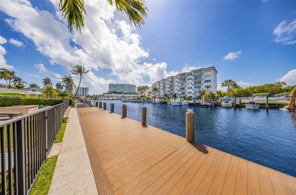 Photo of 2752 NE 3rd St #0, Pompano Beach, FL 33062 (MLS # A11993551)