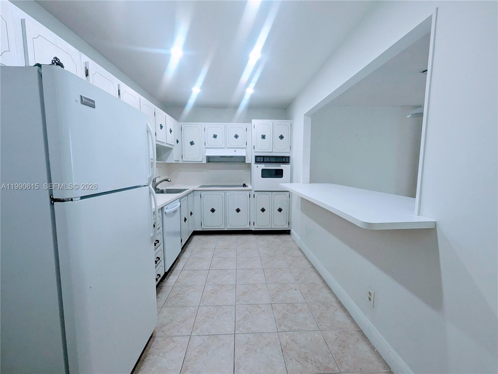 19380 Collins Ave 807