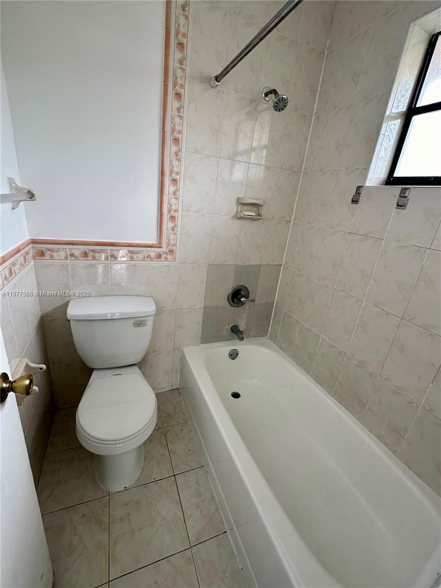 VALENCIA GARDENS CONDO - Residential