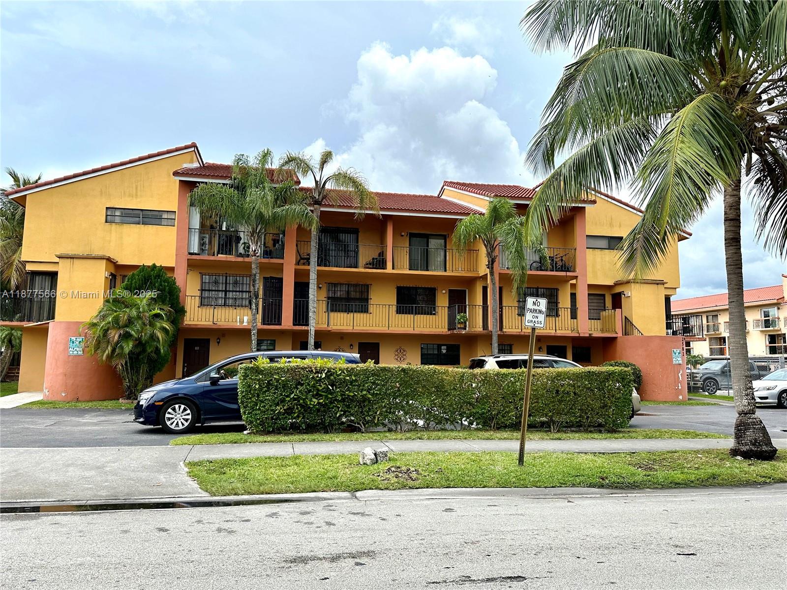 Large 3 bedrooms and 2 bathrooms Unit sitting on the 2nd Floor... Very spacious and ready to move in.