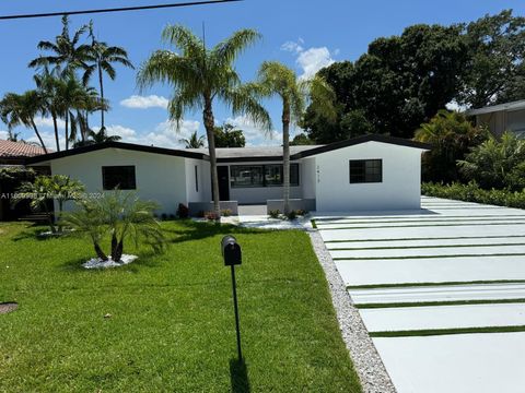 Single Family Residence in Fort Lauderdale FL 2413 Gulfstream Ln Ln.jpg