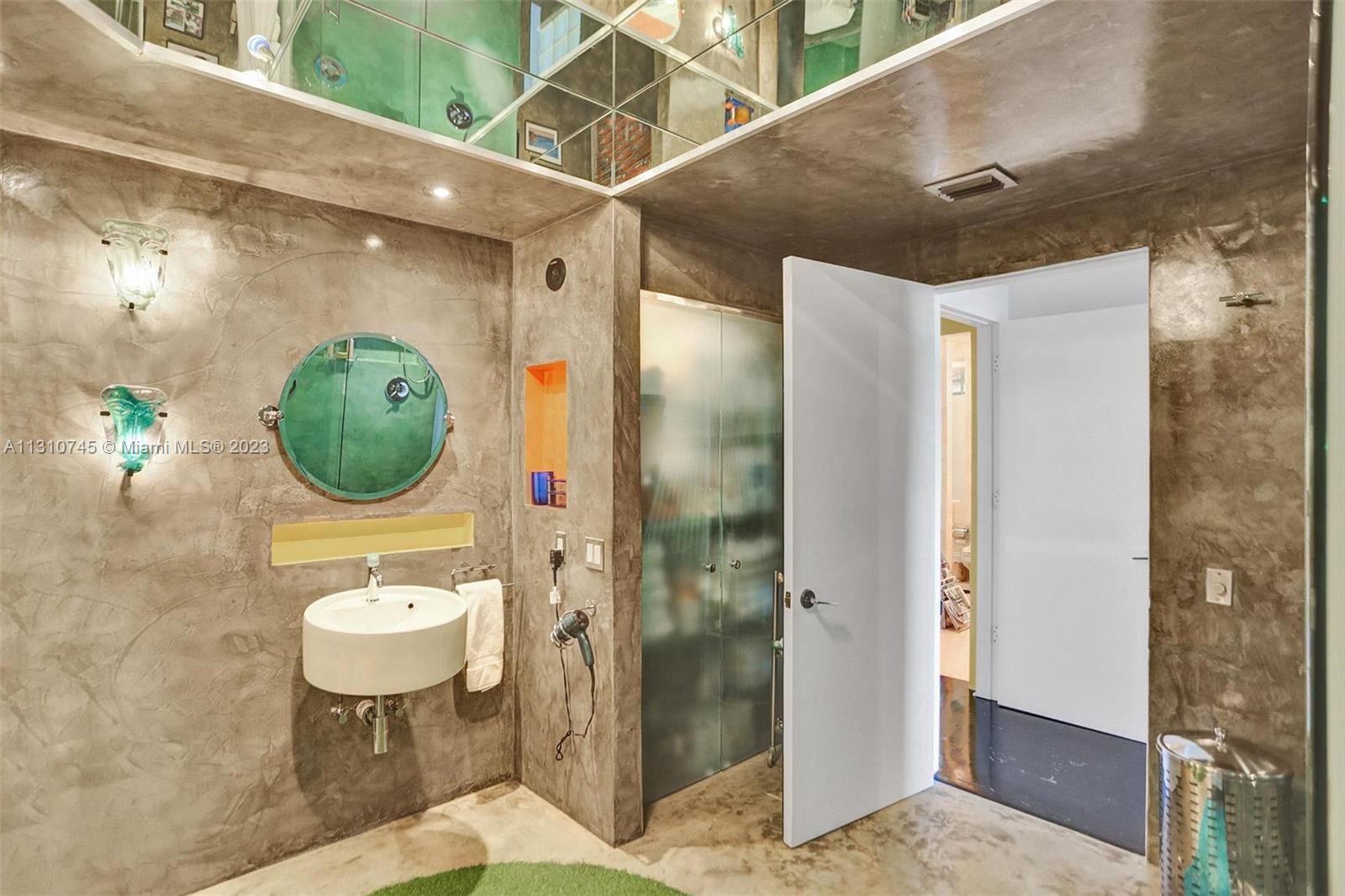 ONE ISLAND PLACE CONDO 1 - Residential