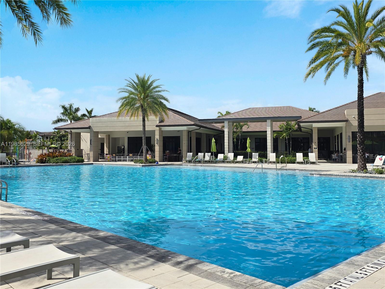 DOWNTOWN DORAL SOUTH PHAS - Residential