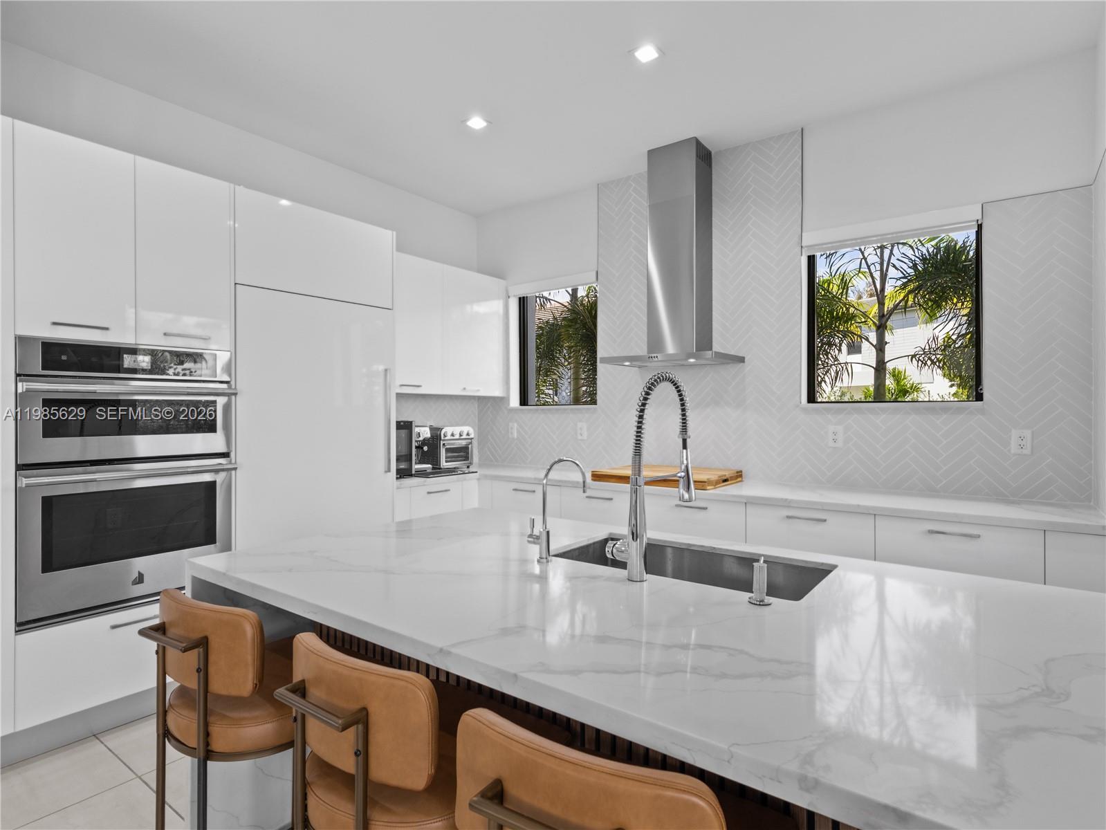 DOWNTOWN DORAL SOUTH PHAS - Residential