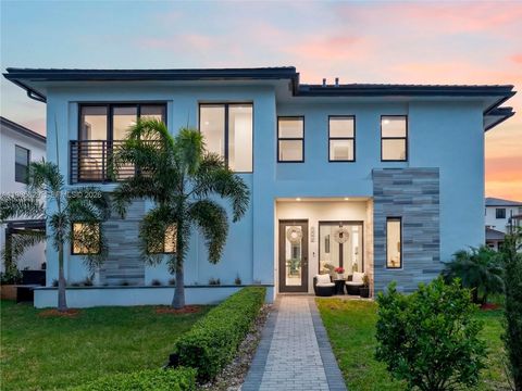 8281 NW 48th Ter Doral FL 33166