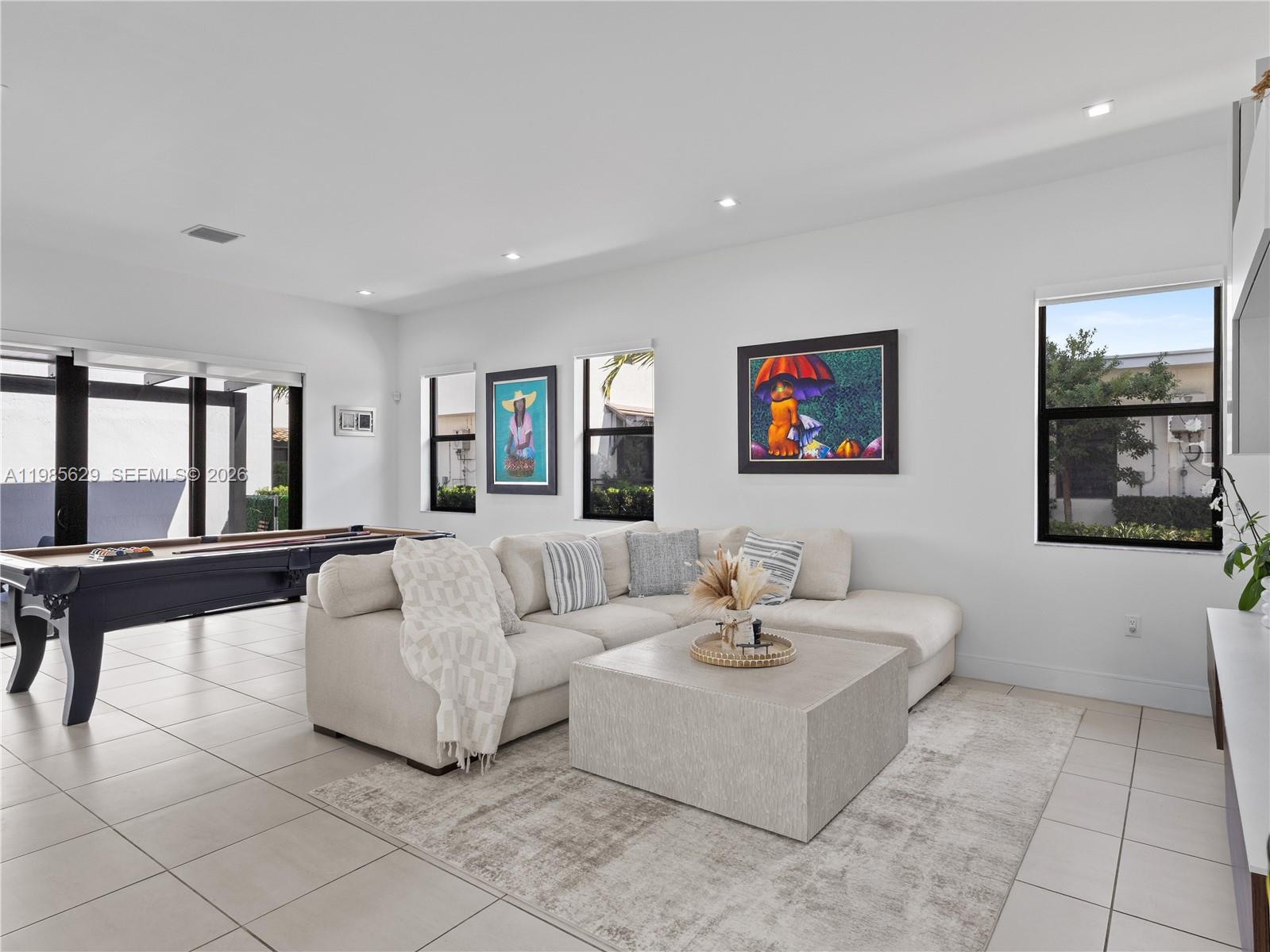 DOWNTOWN DORAL SOUTH PHAS - Residential