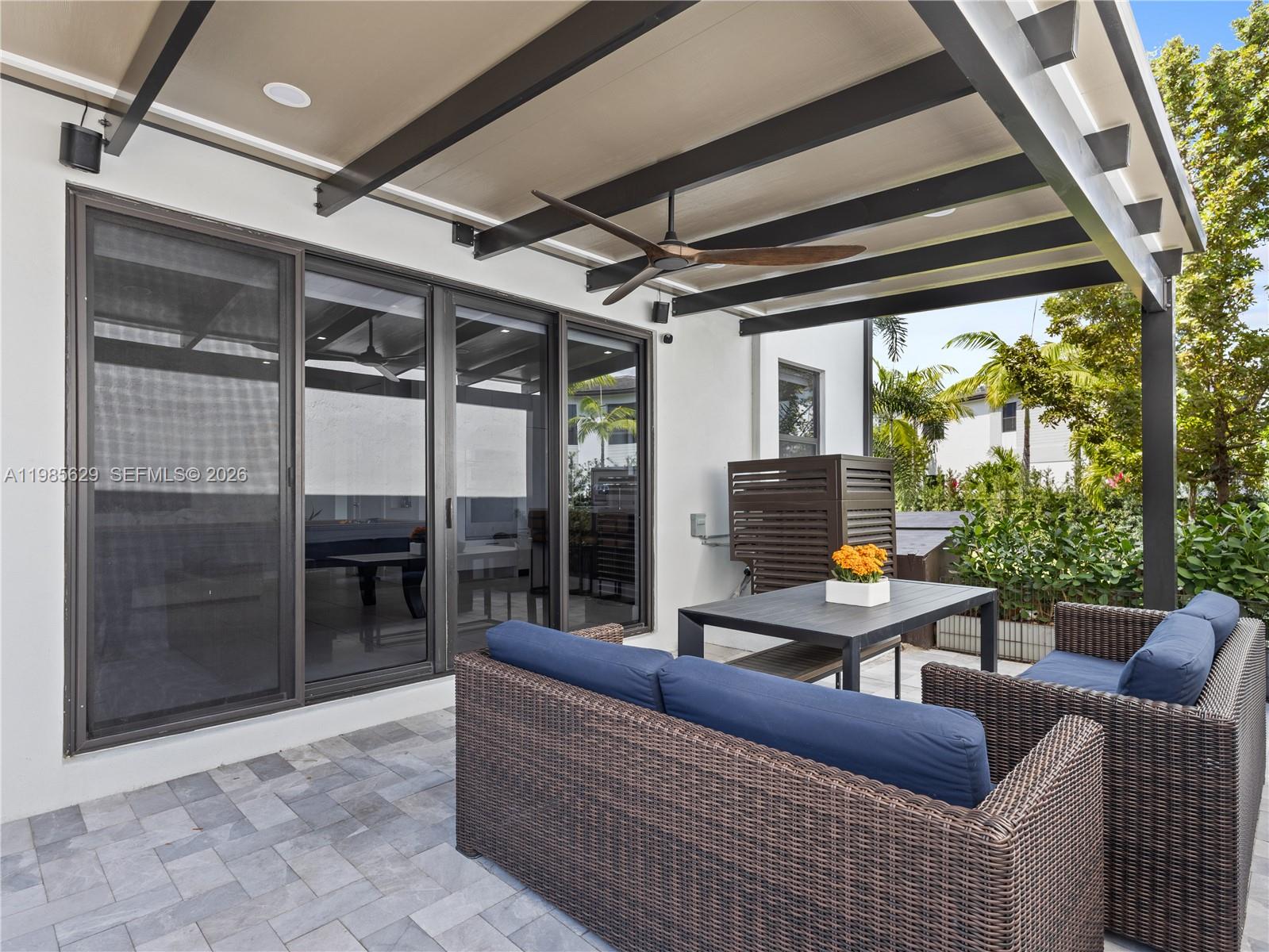 DOWNTOWN DORAL SOUTH PHAS - Residential