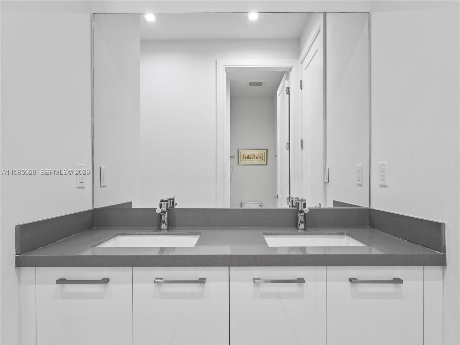 DOWNTOWN DORAL SOUTH PHAS - Residential