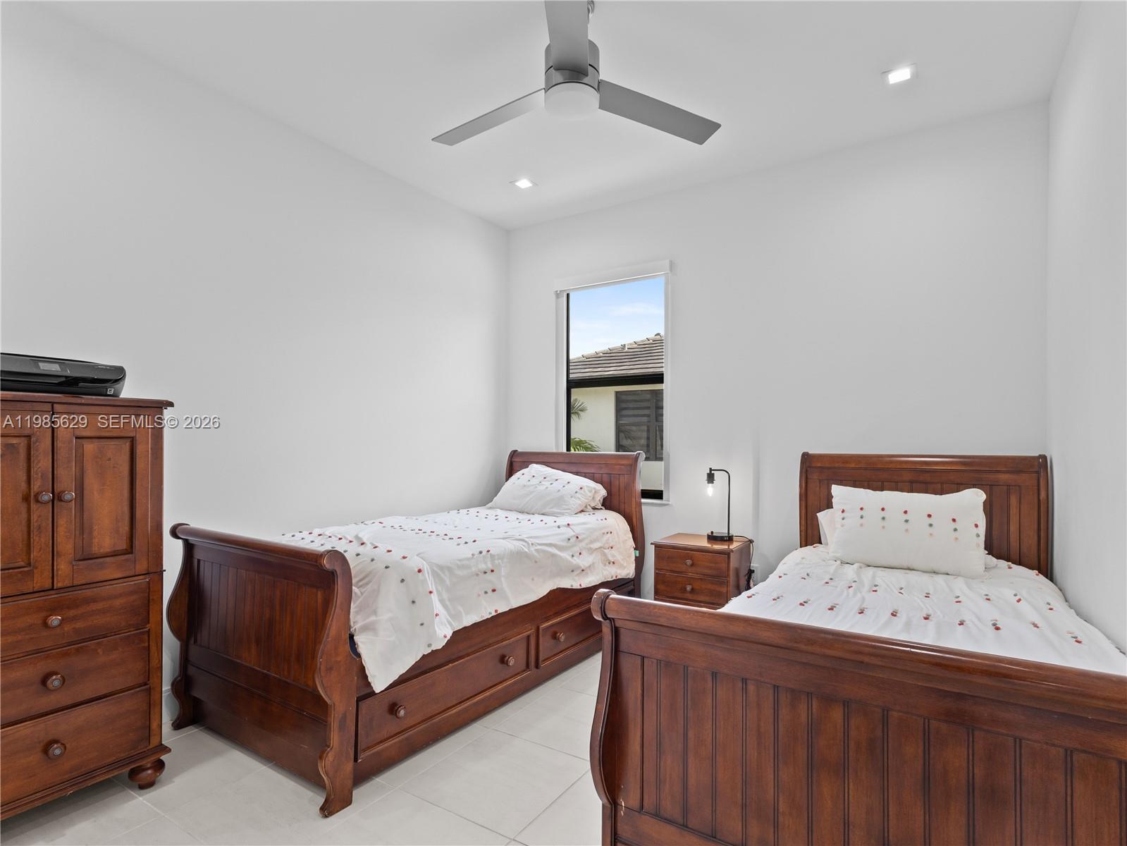 DOWNTOWN DORAL SOUTH PHAS - Residential