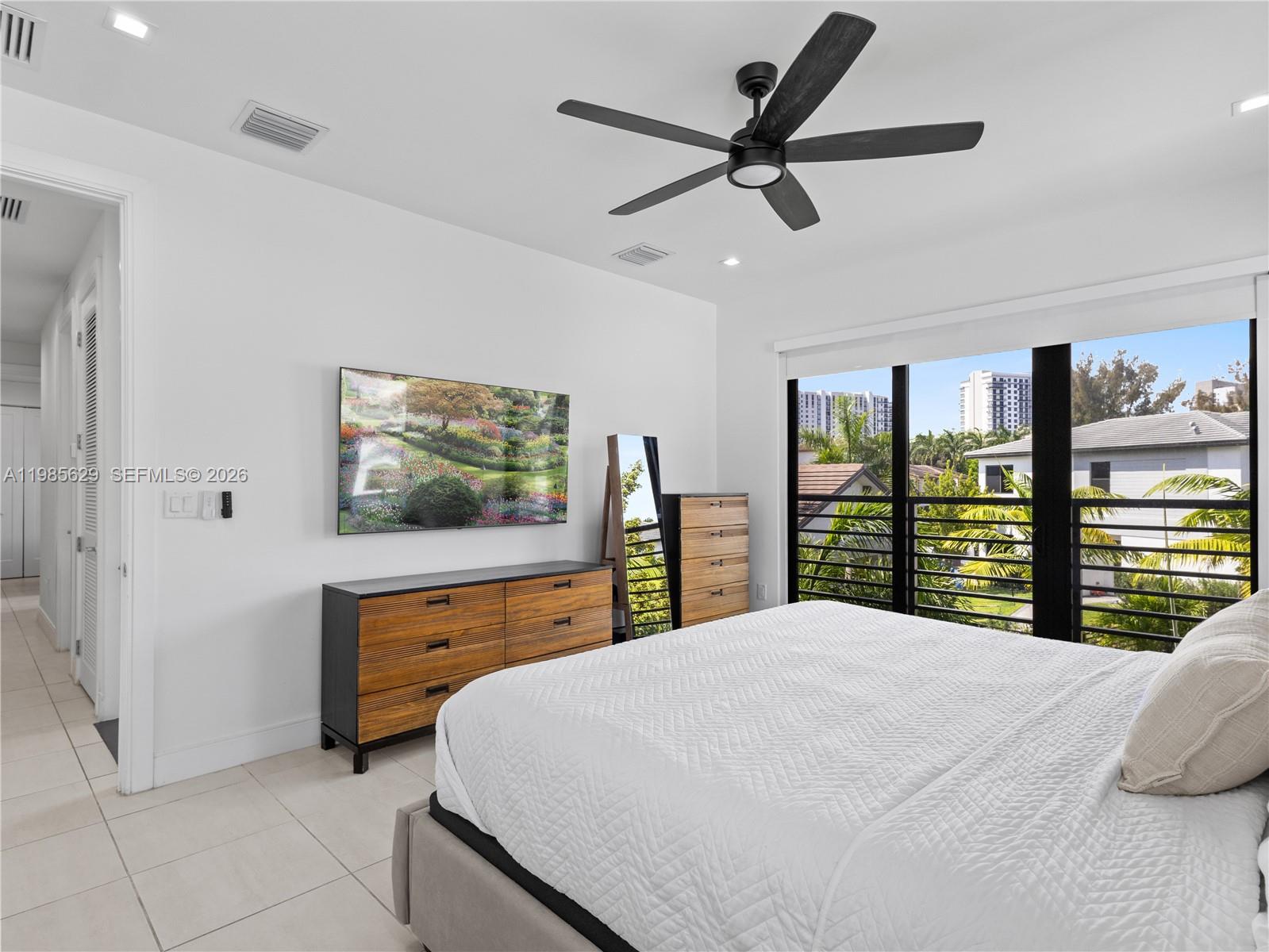 DOWNTOWN DORAL SOUTH PHAS - Residential