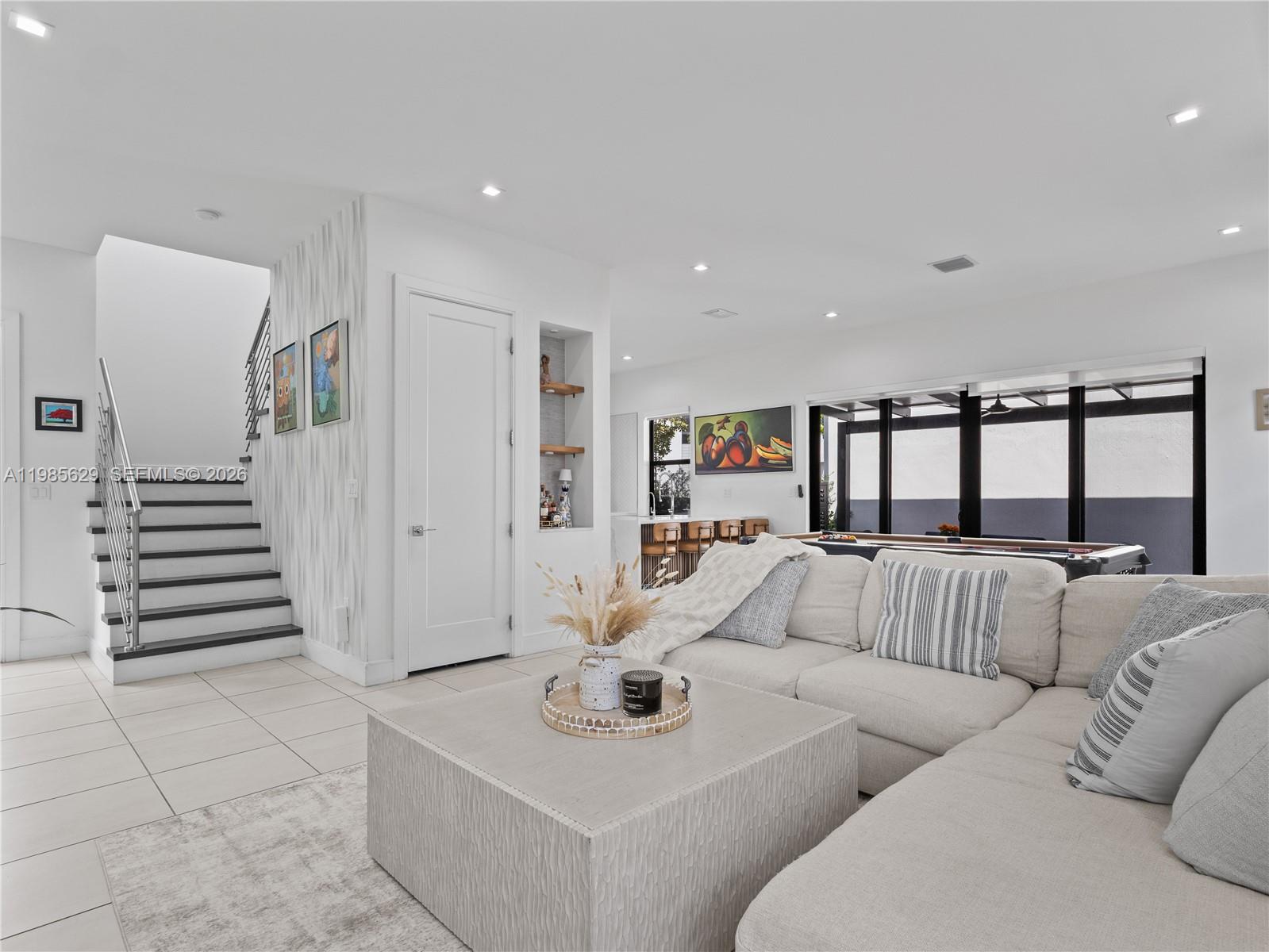 DOWNTOWN DORAL SOUTH PHAS - Residential