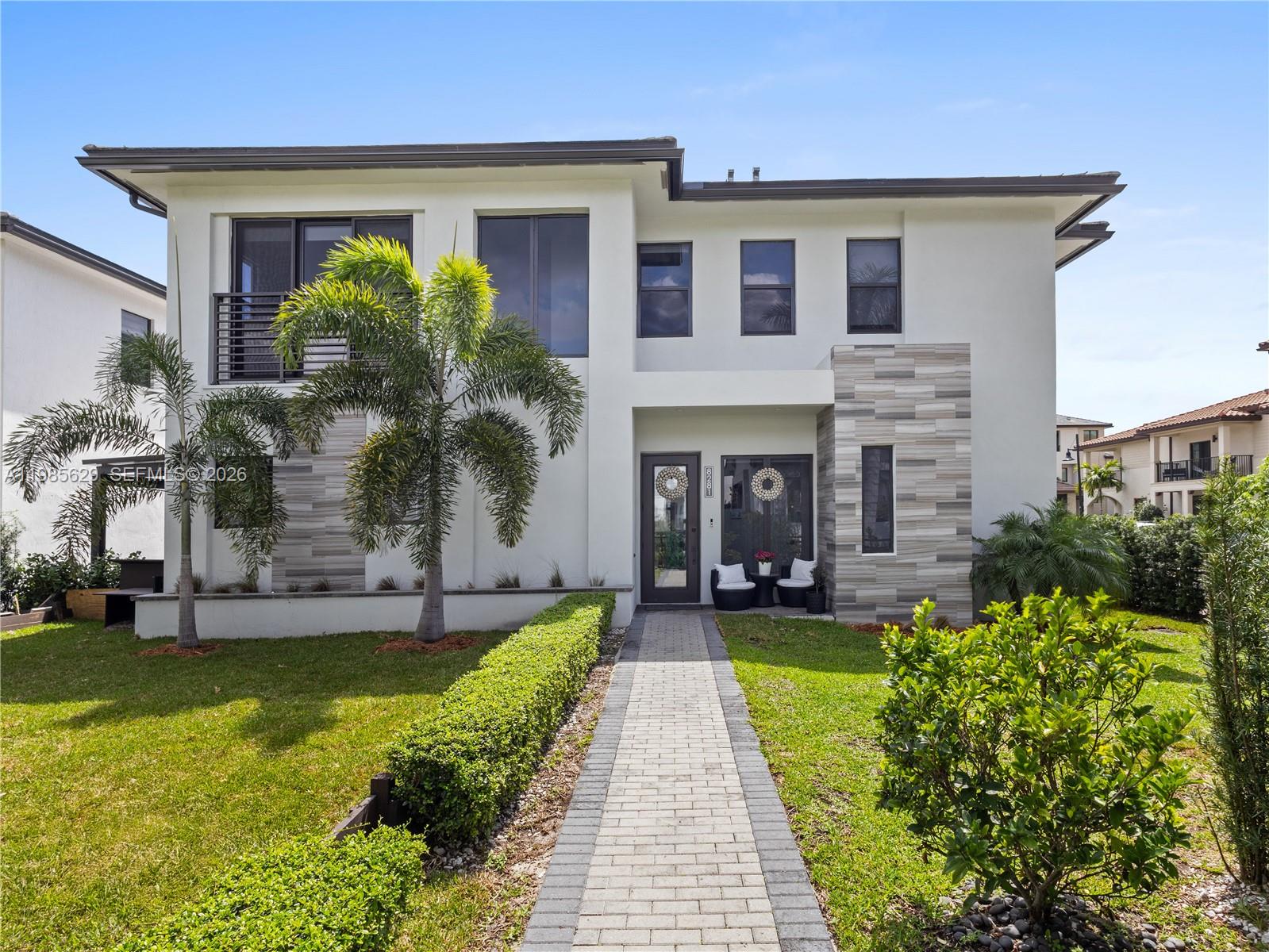 DOWNTOWN DORAL SOUTH PHAS - Residential