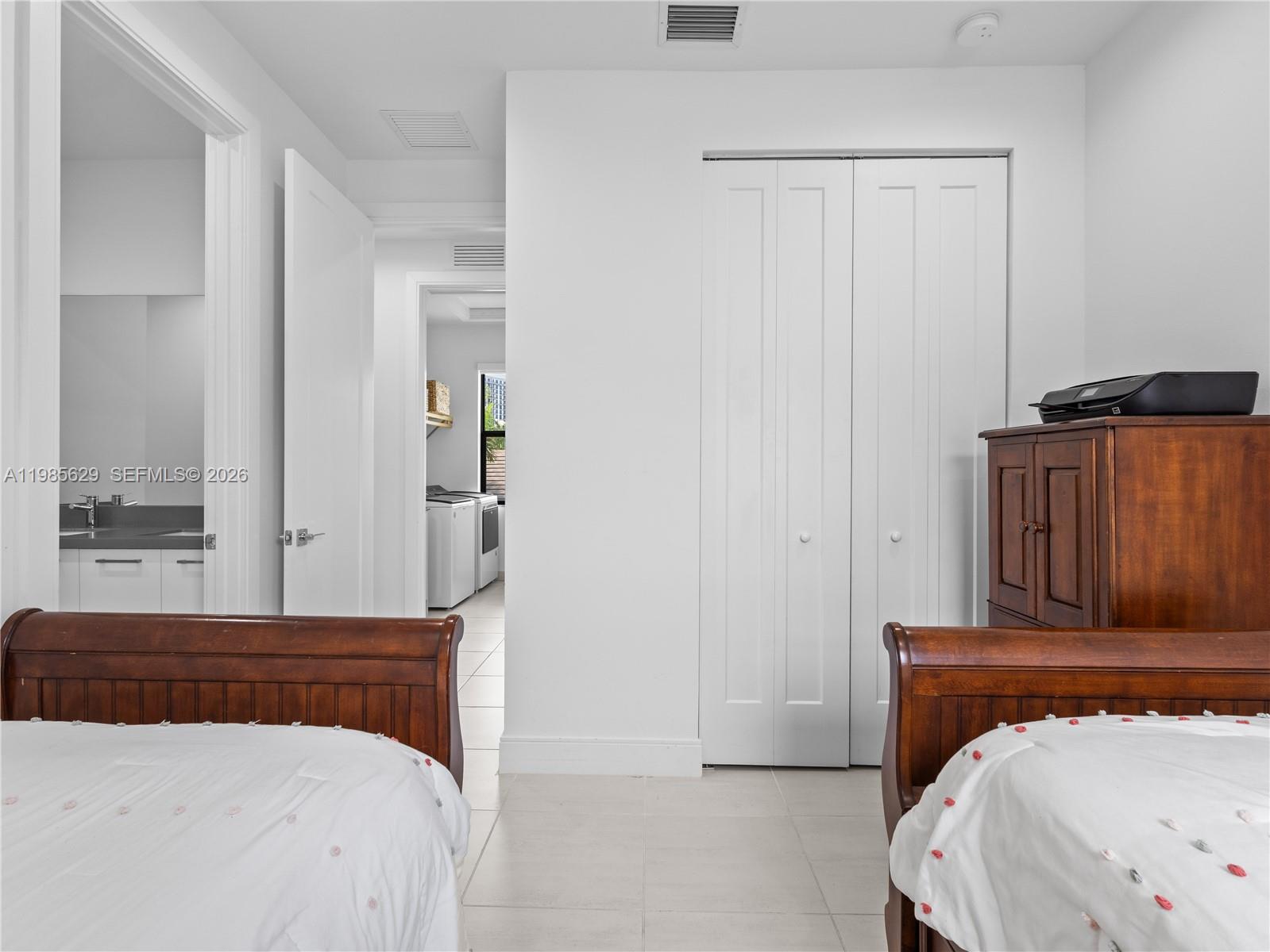 DOWNTOWN DORAL SOUTH PHAS - Residential