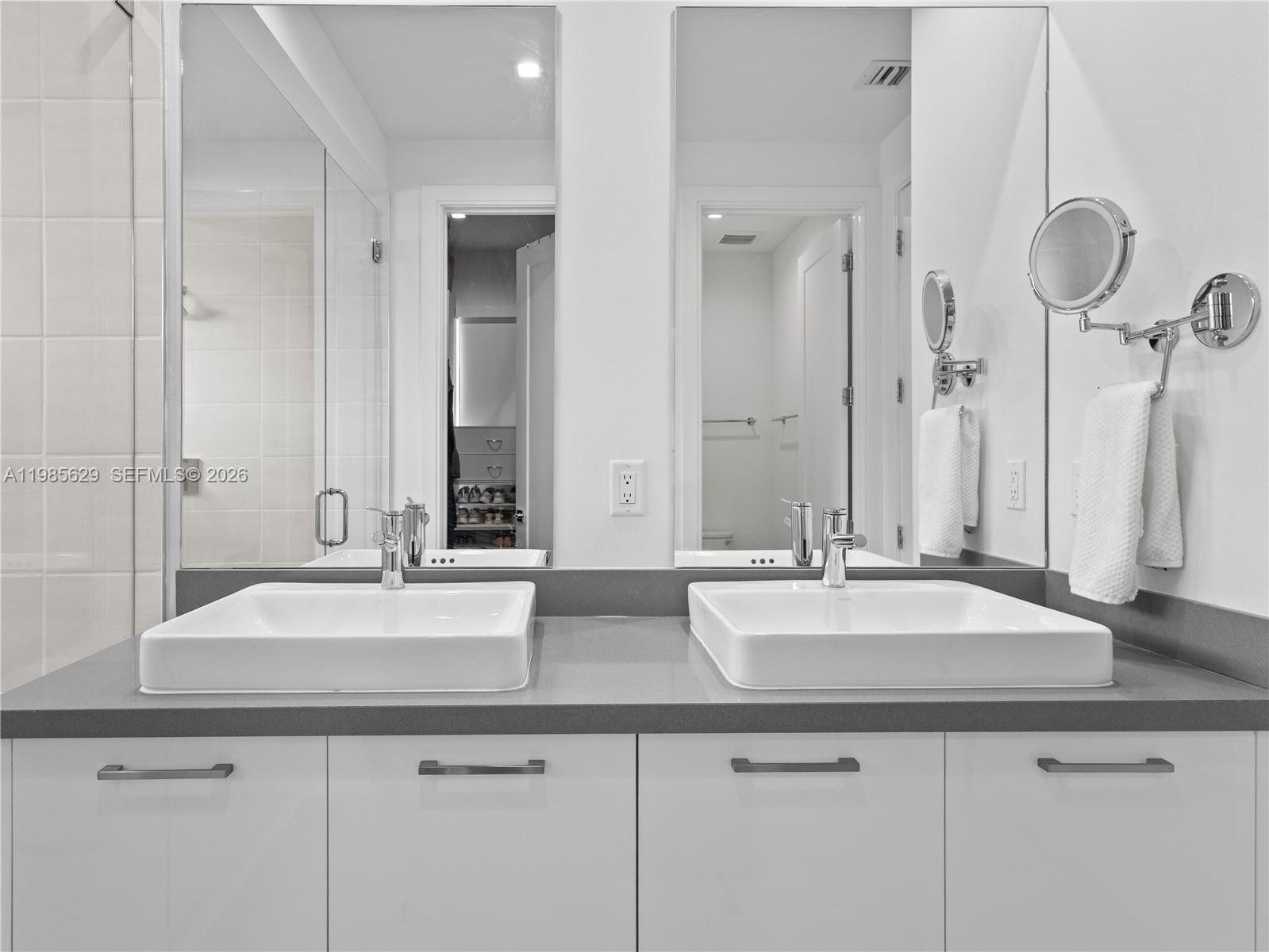 DOWNTOWN DORAL SOUTH PHAS - Residential