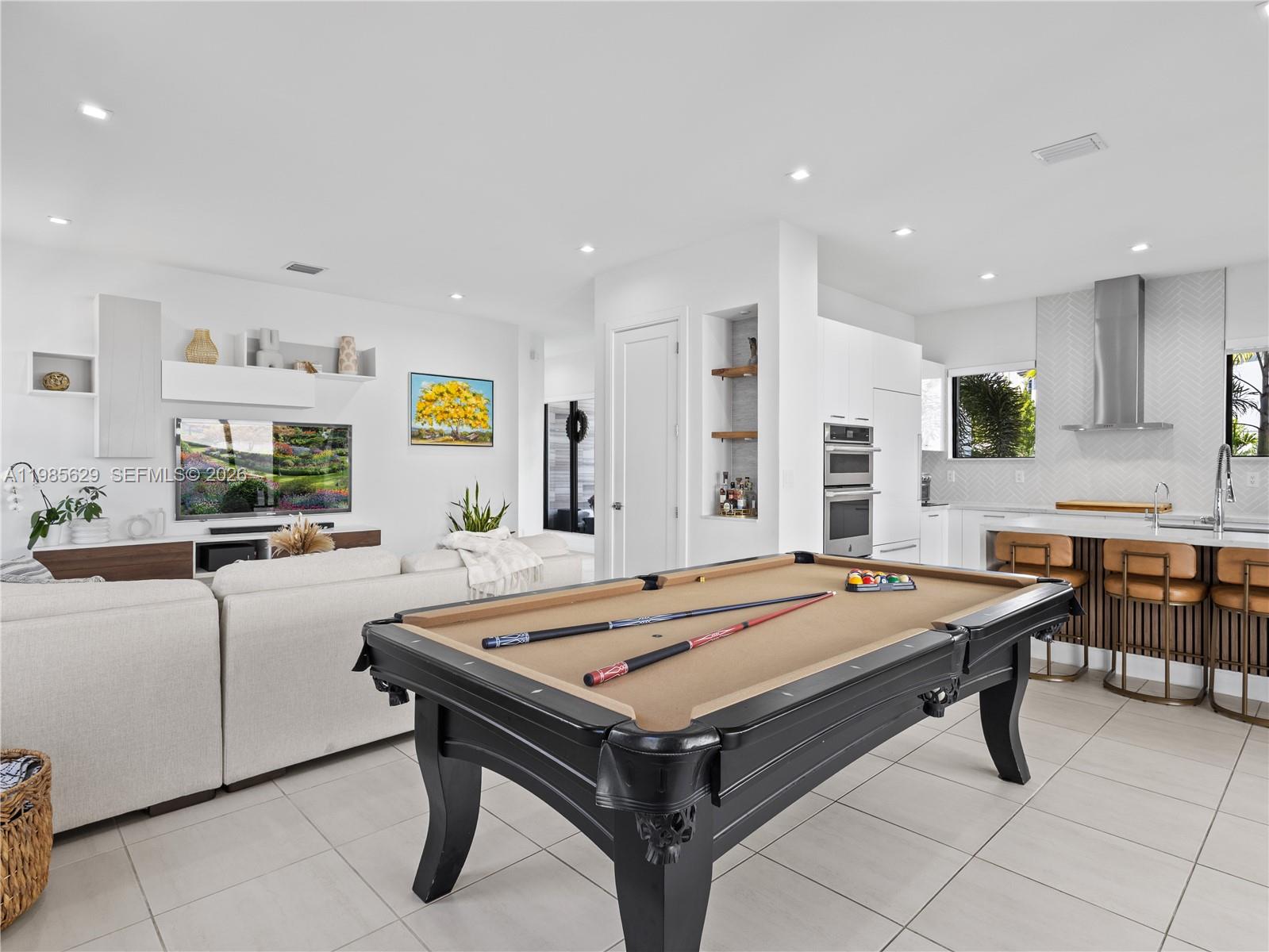 DOWNTOWN DORAL SOUTH PHAS - Residential